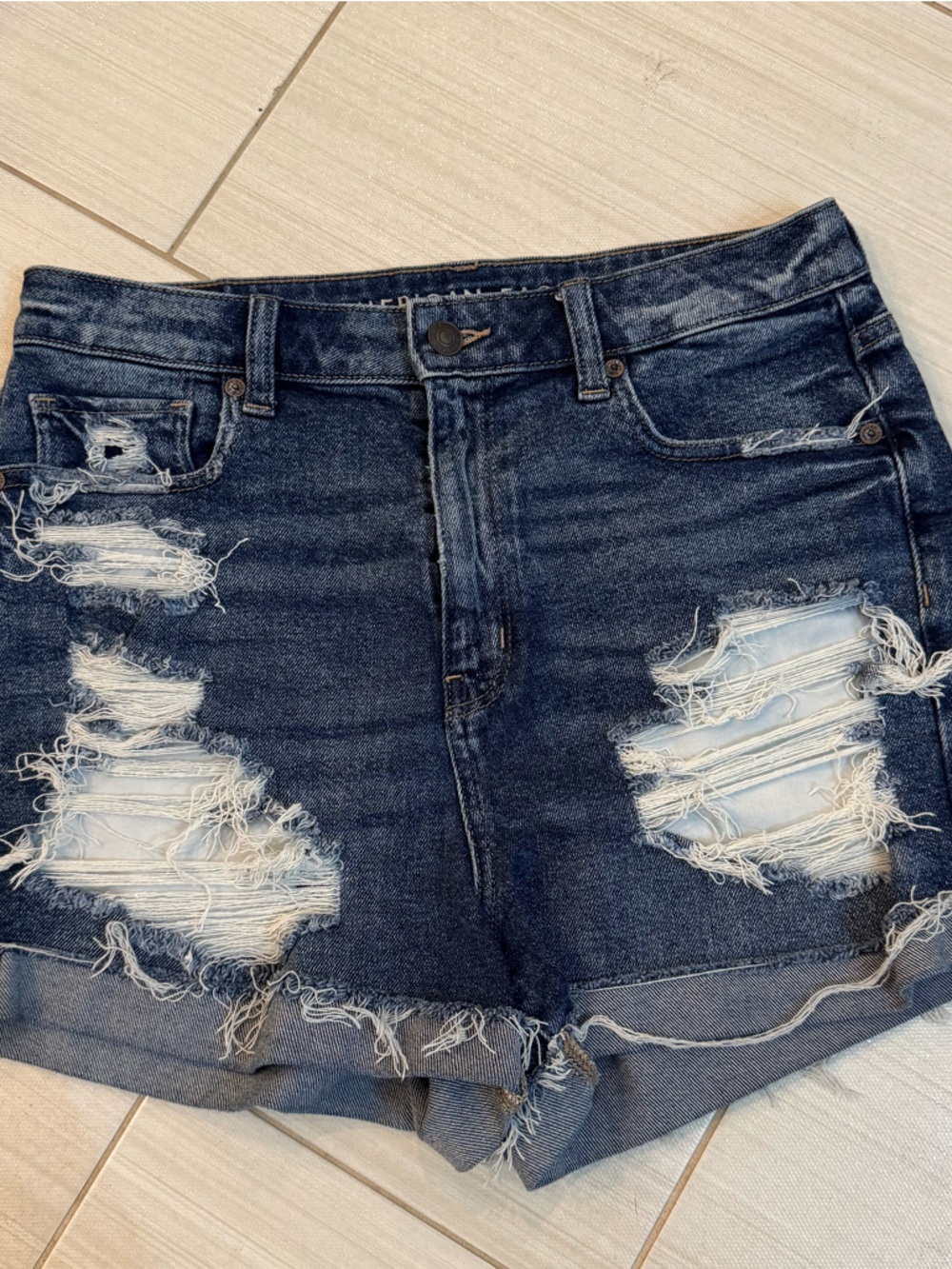 American Eagle Outfitters Mom Jean Short size: 10